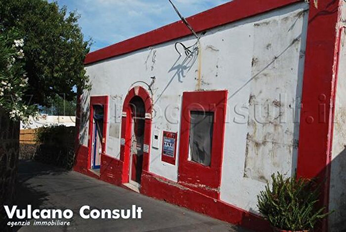 Casa con 5 locali in vendita in Via Vito Nunziante, Lipari