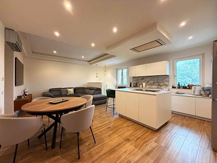 Appartamento con 5 locali in vendita in Via Giulio Cesare, Montalto Di Castro