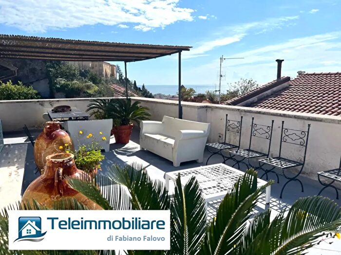 Appartamento quadrilocale in vendita in Via Galba Sergio, Terracina