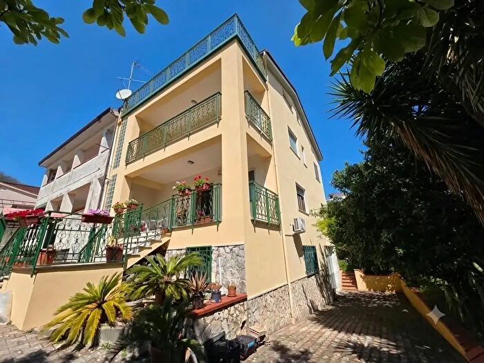 Casa con 5 locali in vendita in Via Nicolò Fumo, Baronissi