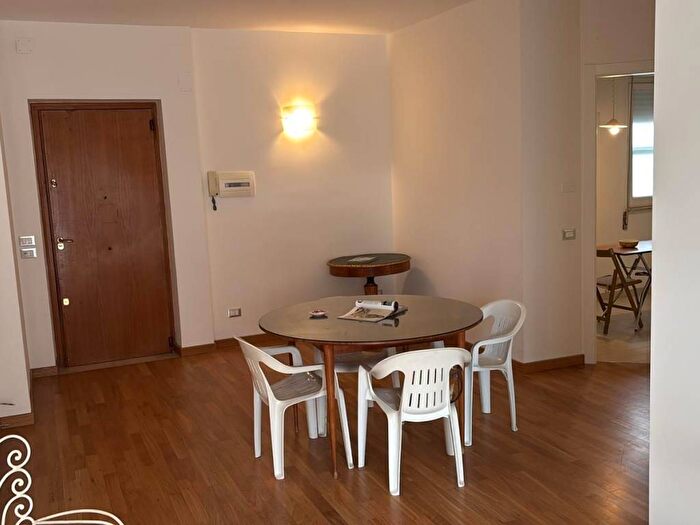 Appartamento quadrilocale in affitto in Via Catania, Politeama Ruggiero Settimo, Palermo