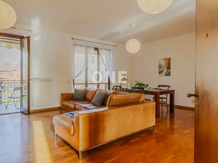 Appartamento trilocale in vendita in Via Papa Giovanni XXIII, Carnate