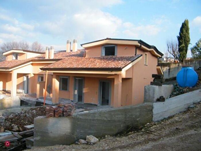 Casa con 6 locali in vendita in Via Corsa dei Cavalli, Alatri
