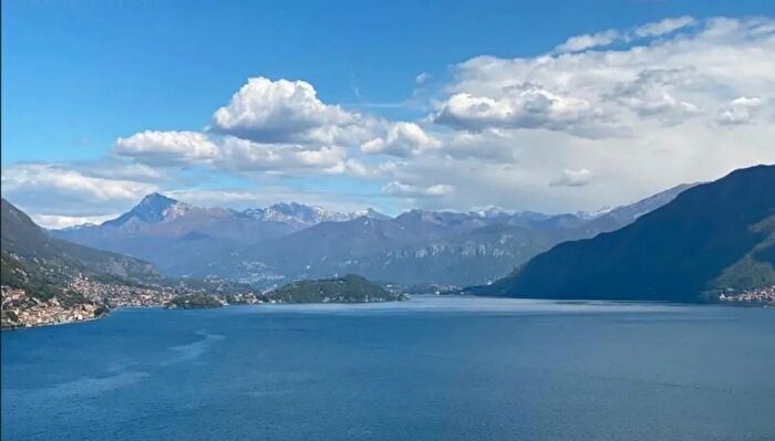 Appartamento quadrilocale in vendita in Via per Schignano, Argegno