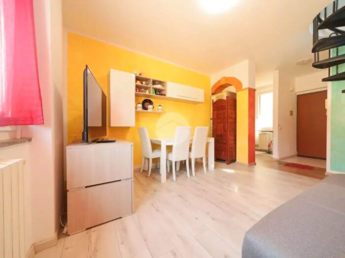Appartamento bilocale in vendita in Via Roma, Macherio