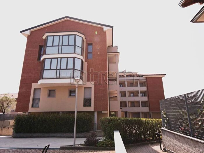 Appartamento bilocale in affitto in Via Europa, Pogliano Milanese