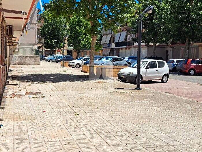 Appartamento trilocale in vendita in Via Fragalà, Crotone