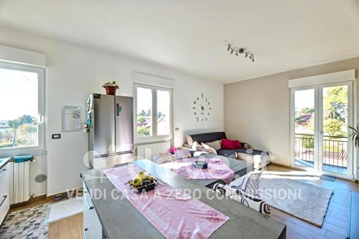 Appartamento trilocale in vendita in Via Roccolo, Morazzone