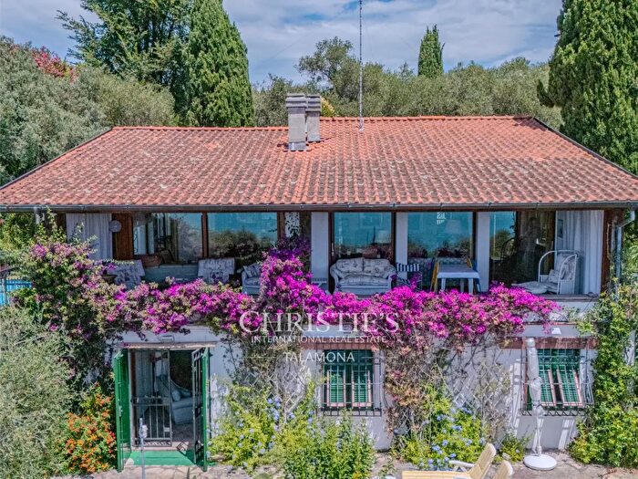 Casa con 6 locali in vendita in Lerici
