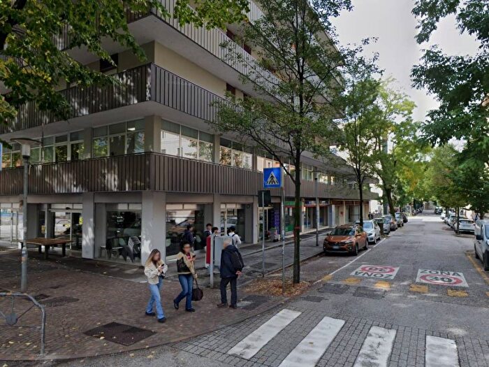 Appartamento quadrilocale in affitto in via Giuseppe Verdi, Semicentro, Trento