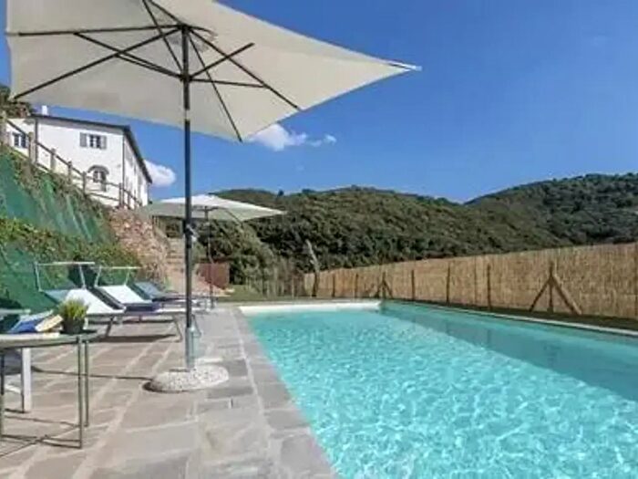 Casa con 19 locali in vendita in Vecchiano