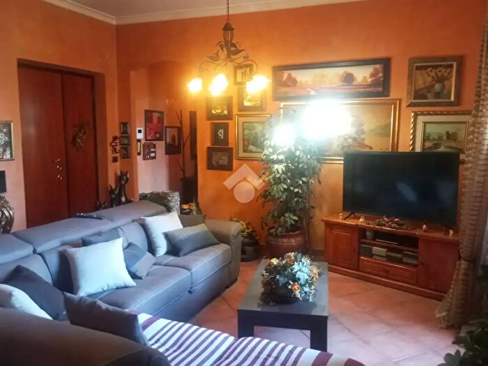 Appartamento trilocale in vendita in Via Alessandro Severo, Roma