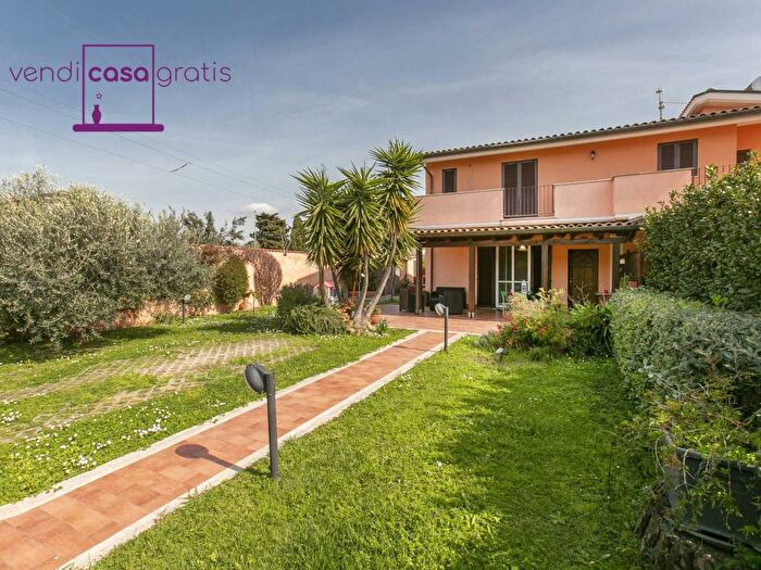 Casa bilocale in affitto in Via Canosio, Piana del Sole, Roma