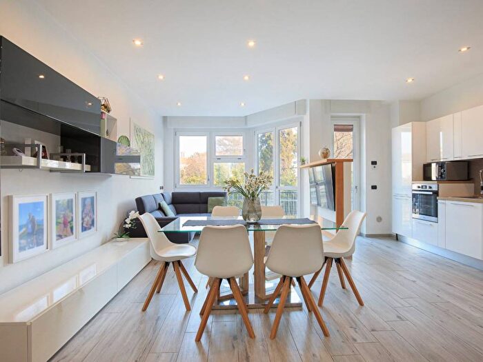 Appartamento quadrilocale in affitto in Via Antonio Gramsci, Centro, Arona