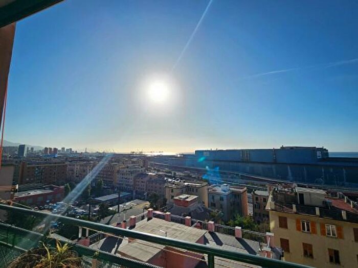 Appartamento trilocale in vendita in Via Alessandro Malaspina, Genova