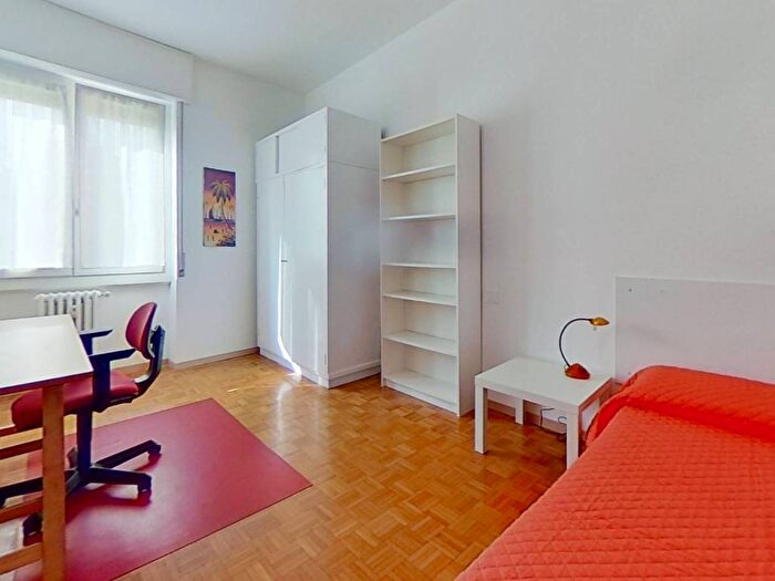 Appartamento trilocale in affitto in Via Vittorio Scialoia, Affori, Milano