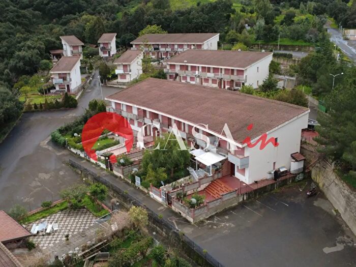 Appartamento trilocale in vendita in Contrada Torre del Lauro, Caronia