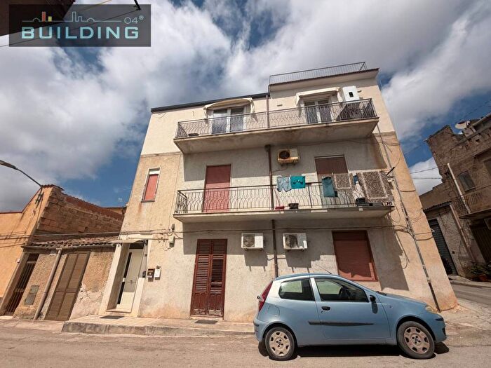 Appartamento quadrilocale in affitto in Via Berchet, Centro, Castelvetrano
