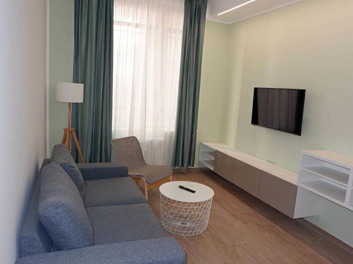 Appartamento trilocale in affitto in Via Tommaso da Cazzaniga, Moscova, Milano
