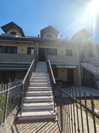 Appartamento trilocale in vendita in Via John Fitzgerald Kennedy, Taglio Di Po