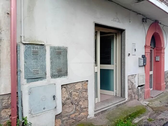 Appartamento trilocale in vendita in SantiCosmaEDamiano, Santi Cosma E Damiano