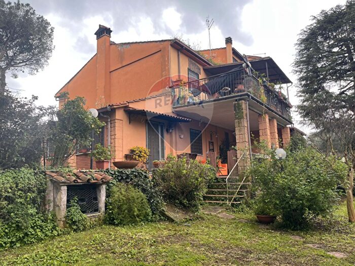 Casa con 5 locali in vendita in Via Ernesto Parisi, Roma