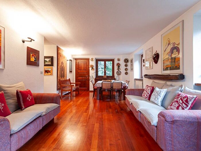 Appartamento quadrilocale in affitto in Strada del Villair, Centro, Courmayeur