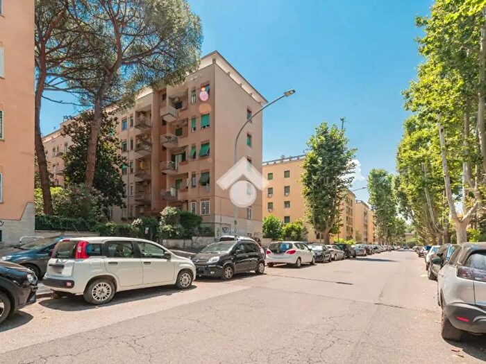 Appartamento bilocale in vendita in Via Monte Epomeo, Roma