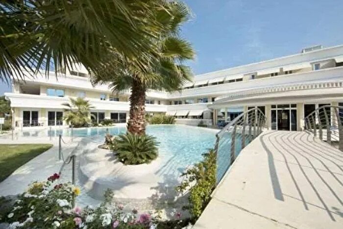 Appartamento trilocale in vendita in Via Brescia, Sirmione