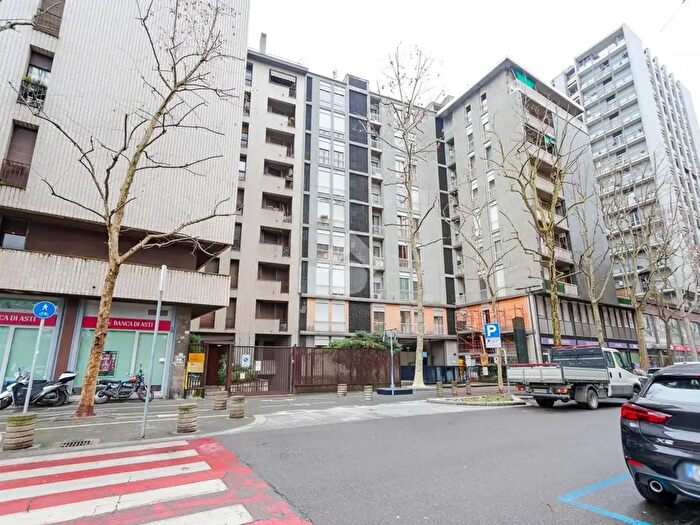 Appartamento trilocale in vendita in Viale Fratelli Casiraghi, Sesto San Giovanni