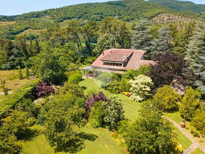 Casa con 18 locali in vendita in Villa Localita Travigante, Subbiano