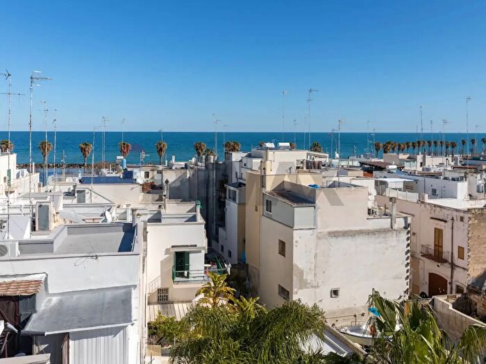 Appartamento quadrilocale in vendita in Via Carlo Goldoni, Mola Di Bari