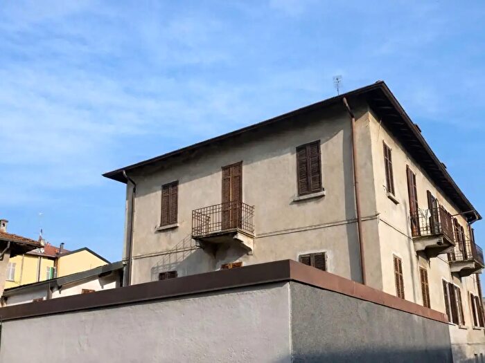 Appartamento trilocale in vendita in Via Stefano Franscini, Como