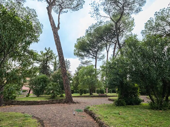 Appartamento con 5 locali in affitto in Via Nomentana, Roma