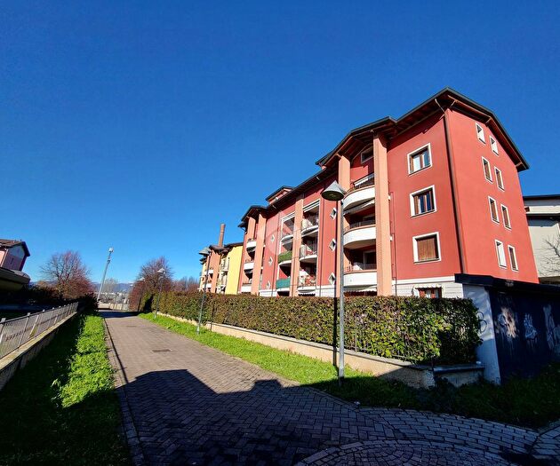 Appartamento bilocale in vendita in Via Carlo Ferrario, Besana In Brianza