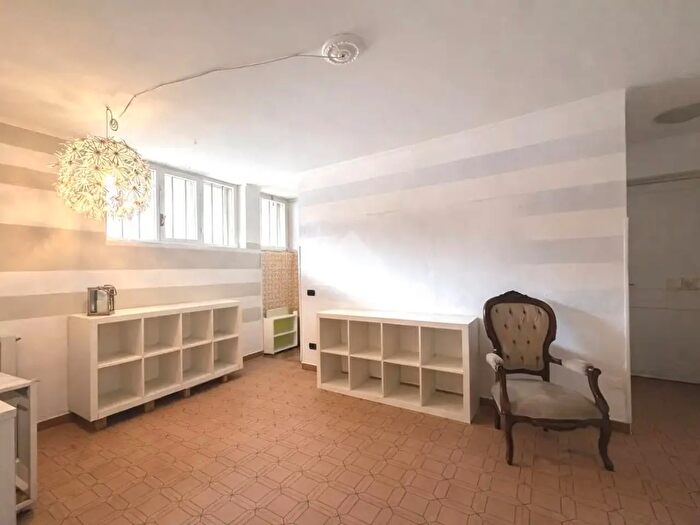 Appartamento trilocale in vendita in Via delle Pinete, Carrara