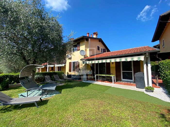 Casa quadrilocale in vendita in Via Castellana, Soiano Del Lago