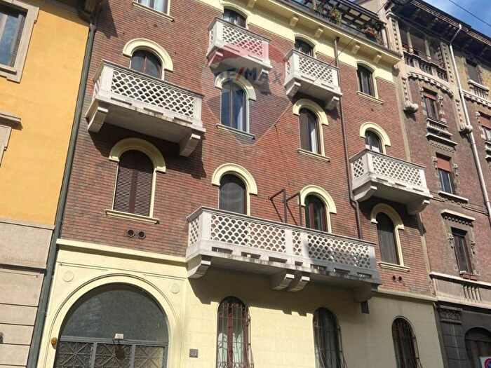 Appartamento trilocale in affitto in Via Trebbia, Porta Romana Medaglie dOro, Milano