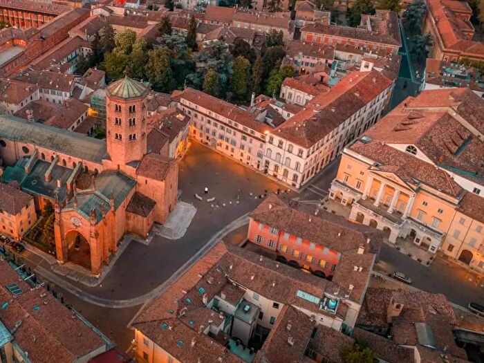 Appartamento con 5 locali in vendita in Piacenza