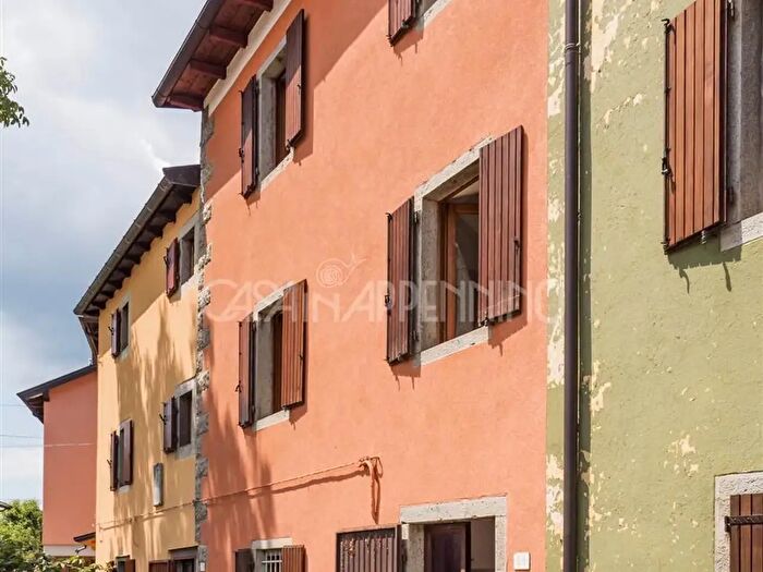 Casa quadrilocale in vendita in Frassinoro