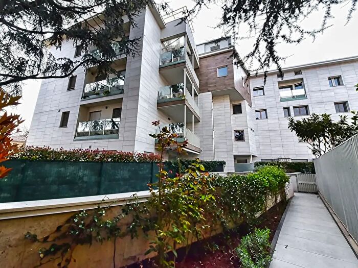 Appartamento quadrilocale in vendita in Via Pasubio, Paderno Dugnano