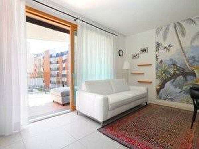 Appartamento trilocale in affitto in Via Vittorio Salmini, Porta Romana Medaglie dOro, Milano