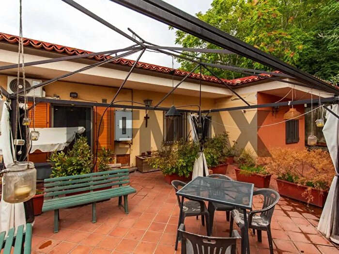 Casa con 7 locali in vendita in Via San Marco, Paterno'