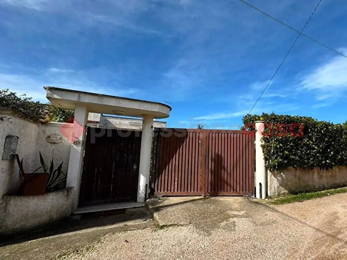 Casa quadrilocale in vendita in Viale dei Romani, Pulsano