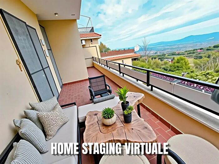 Appartamento trilocale in vendita in Via di Montecompatri, Monte Porzio Catone