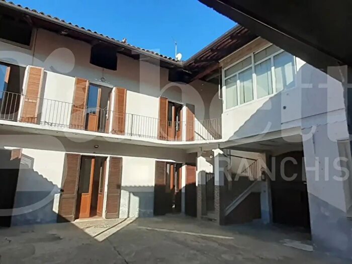 Casa con 5 locali in vendita in Via Brissac, Caluso