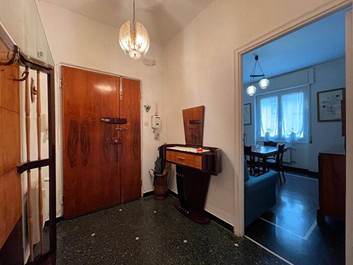 Appartamento trilocale in affitto in Via Aldo Manuzio, San Fruttuoso, Genova