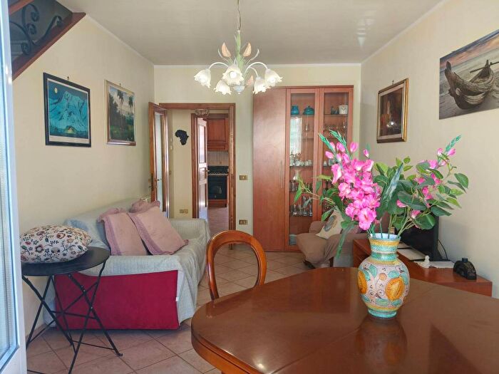 Appartamento quadrilocale in affitto in Via Giuseppe Zanardelli, Centro, Viareggio