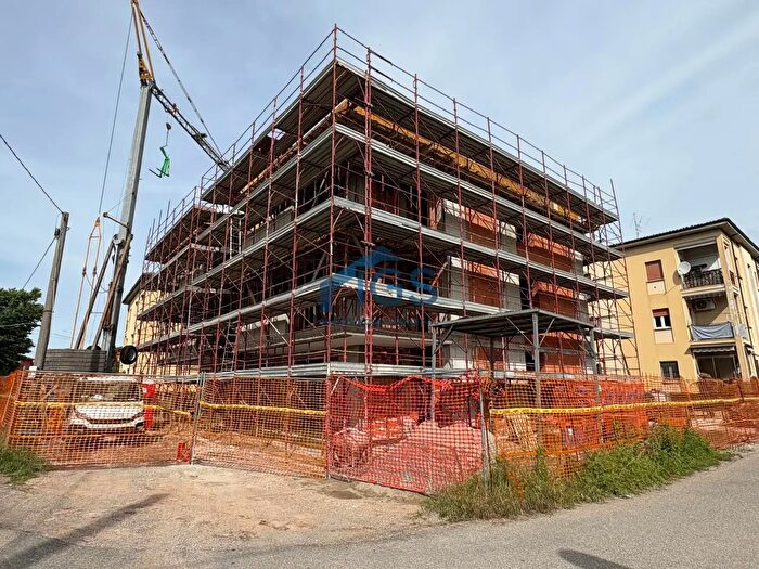 Appartamento quadrilocale in vendita in Via Giovanni Battista Bossini, Brescia