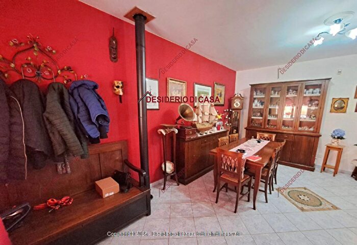 Casa con 7 locali in vendita in Via Giacomo Leopardi Carini Pa Italia, Carini